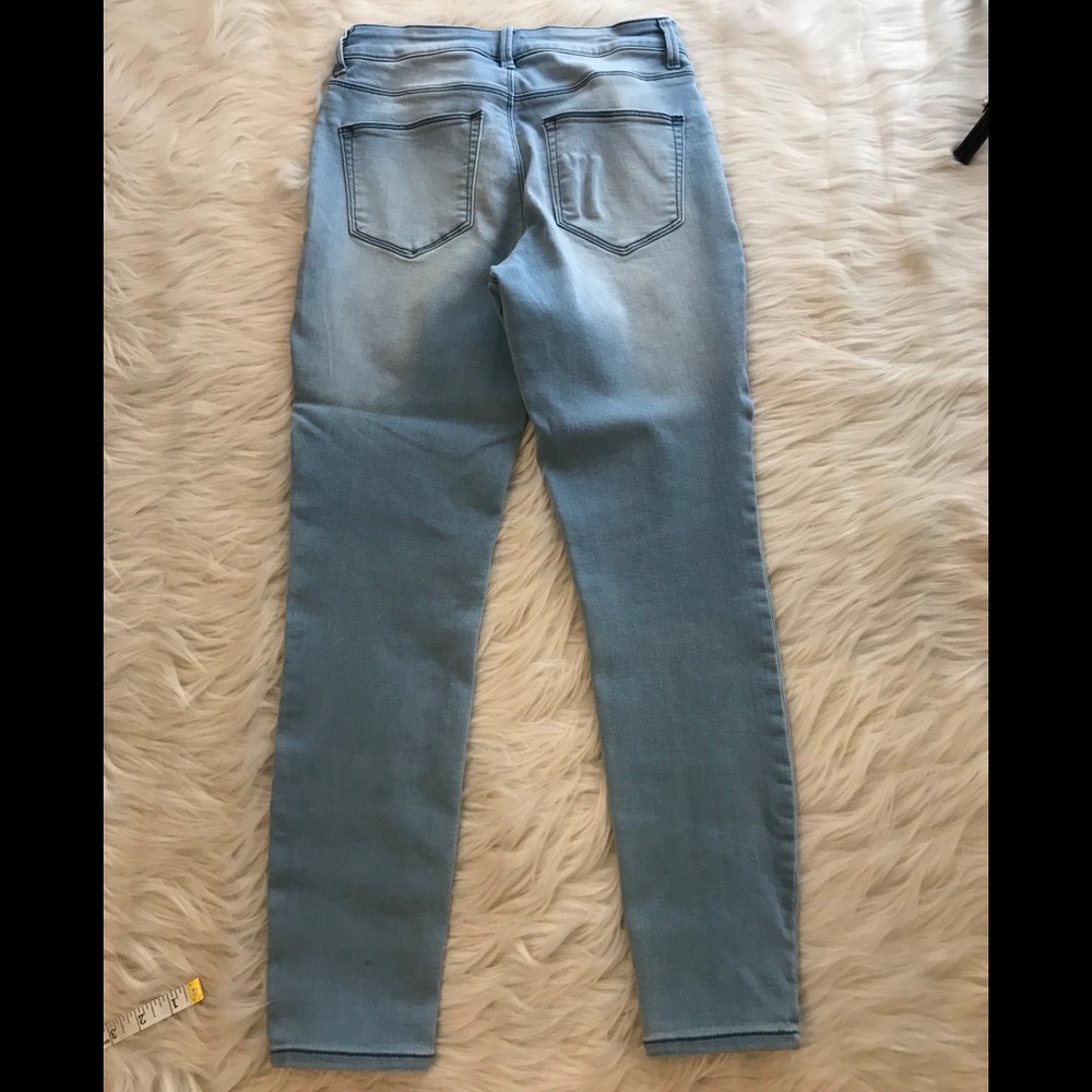 No Boundaries - Skinny jeans. Light wash jeans
